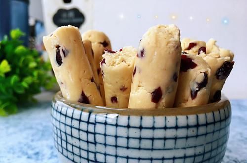 奶香|原来吃不完的奶粉可以做成酸奶条,不放任何添加剂,奶香浓郁