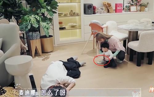  拖鞋|麦迪娜的“笑脸拖鞋”火了，价格不超过10块钱，网友：新潮流！