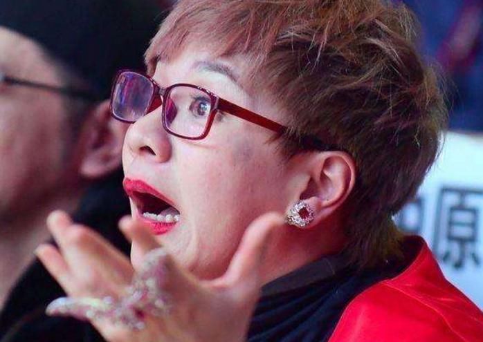  苍老|曾在节目上怒骂选手，多次耍大牌后遭雪藏，如今处境落魄苍老不已