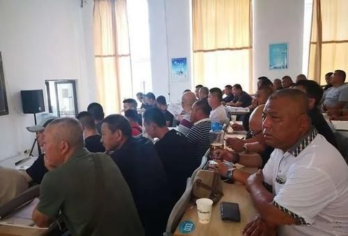 问答|问答：怎么看开货车还需要从业资格证？