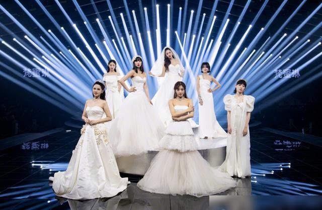  郁可唯|《浪姐》官微警告刷票，阿朵、郁可唯陷入争议，涨幅程度太浮夸！