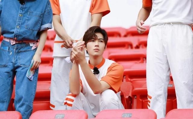  屡屡|《元气满满的哥哥》吴昕没作用，胡军屡屡改规则，节目暴露大问题