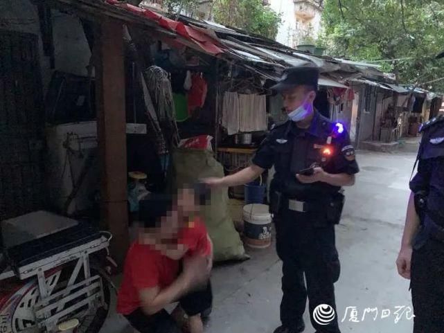  男孩|5岁男孩拉着手推车，准备下地铁“离家出走”！巡警一问，他哭着说…