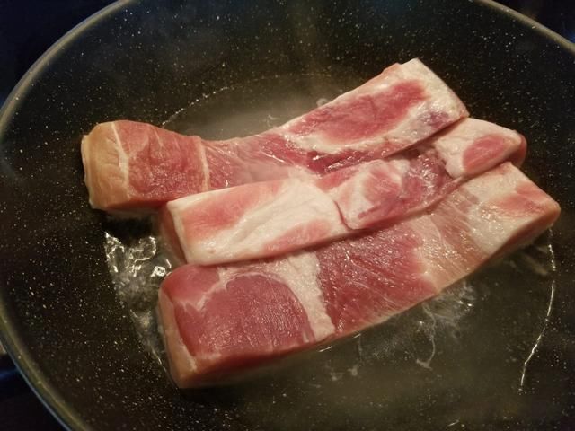 脆皮烧肉|五花肉这吃法太香了,酥脆不油腻,我家经常做,一次5斤不够吃