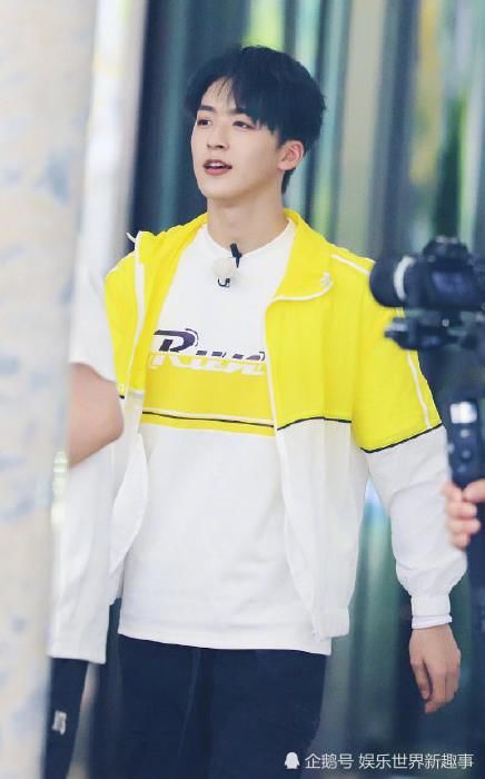 令人感动|郑恺为何拒绝baby的挑战,反而让何洛洛上场?真相令人感动!