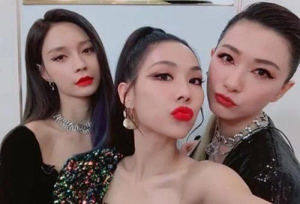  总决赛|《浪姐》总决赛只诞生一个成团名额，剩下的名额由网络投票产生