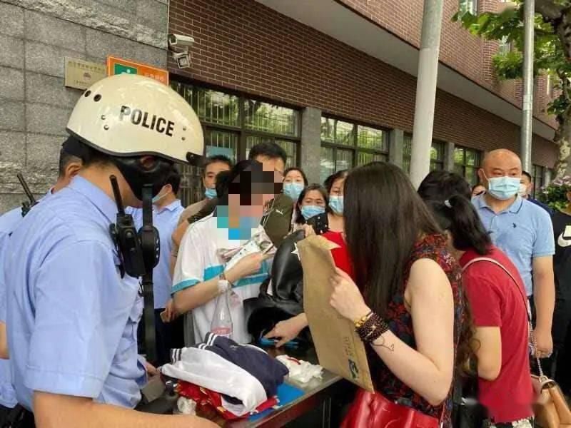  地方|着急！考生又忘带证？......直到他们看了这个地方