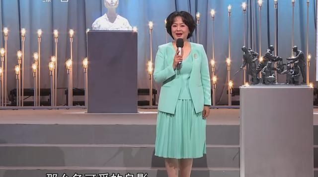  董卿|108位主持人“世纪同框”，董卿站C位，华少太业余，梁田比汪涵稳