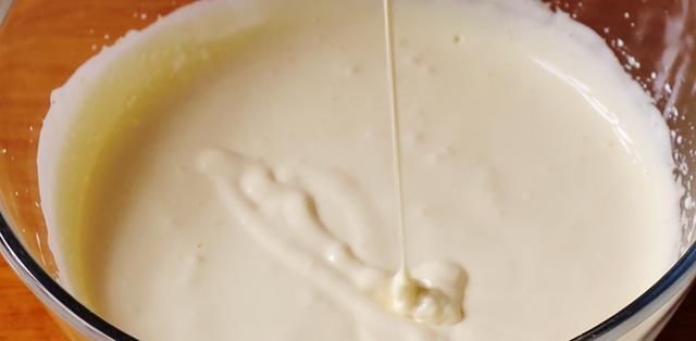  家庭版|家庭版蛋黄派，香甜绵软，奶香味浓郁，自己做无添加，孩子特爱吃