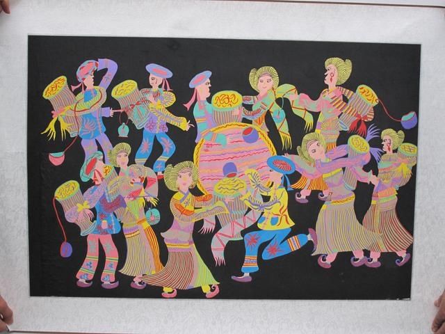 姑娘|苗族姑娘围腰上绣花的传说