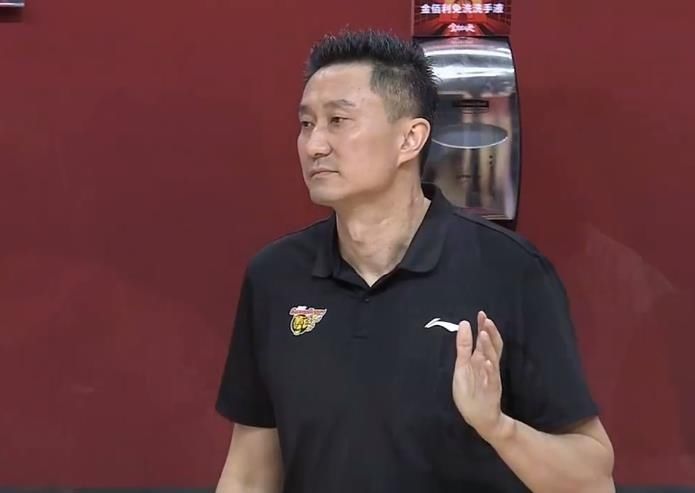  落后|辽宁要输？落后广东！奇兵三分3中3，易建联0分，赵继伟8分爆发