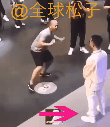 GAI|GIAO哥录制《新说唱》，在GAI面前唱rap，动作夸张像拍段子