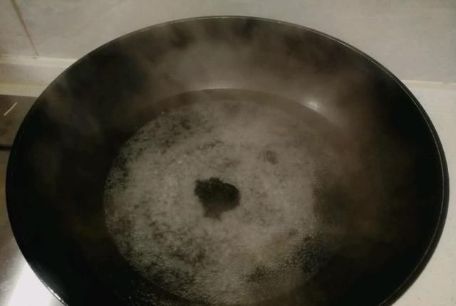  难怪|西红柿汤总不对味？先炒西红柿还是先加水，很多人做错难怪不好喝