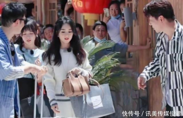  杨紫|杨紫换成了赵丽颖，你觉得她在中餐厅里的表现，能超过前任吗？