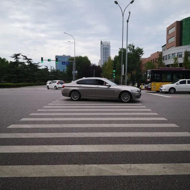 路口|曝光！平谷区医院路口行人闯红灯，你认识吗？