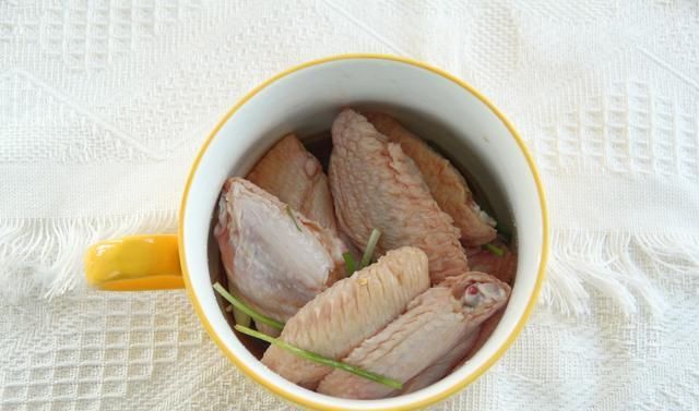 咸鲜|夏日鲜嫩清蒸鸡翅中,咸鲜不油腻,少吃油炸,多清淡!简单