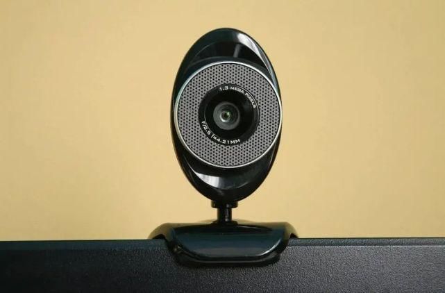 大事|妈妈偷装摄像头24小时监视女儿,网友直呼:太恐怖! | 一周大事