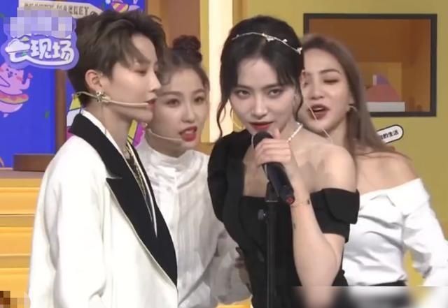  真人|《非日常派对》直播生图，失去四级美颜，THE9真人颜值太显然