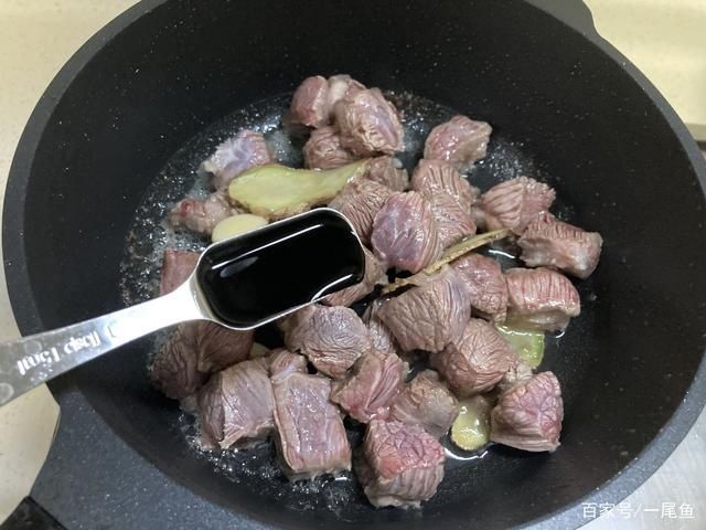 营养|秋天遇到这肉别手软,营养极高,炖一锅好吃到汤汁都不剩,太香了