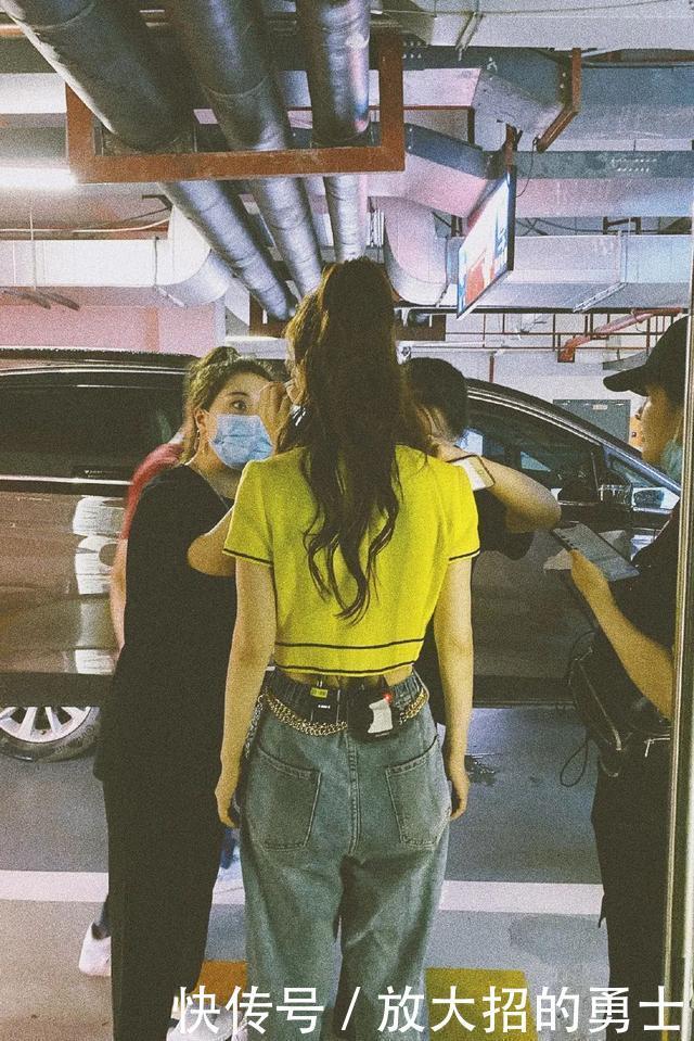  头发|别再披头散发了！初秋超火的5款编发，谁扎谁好看！