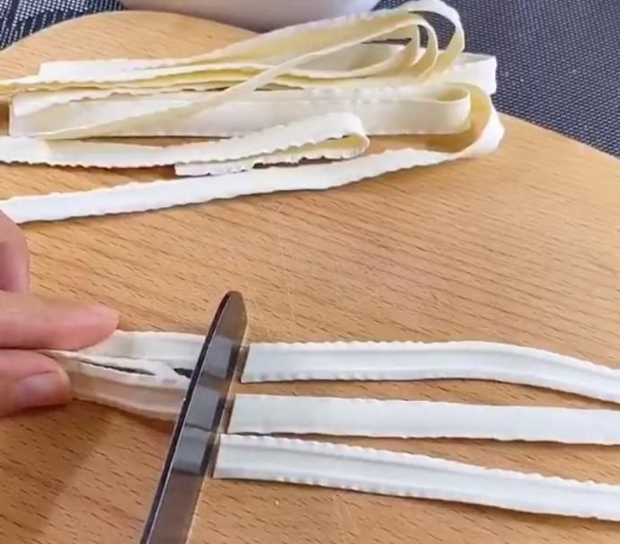  解馋|面条可以这样做，解馋又饱腹，几分钟搞定，真是越吃越香