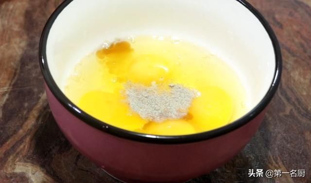  教你做|1把线椒，4个鸡蛋，大厨教你做超级无敌下饭菜，成本还不到五块钱