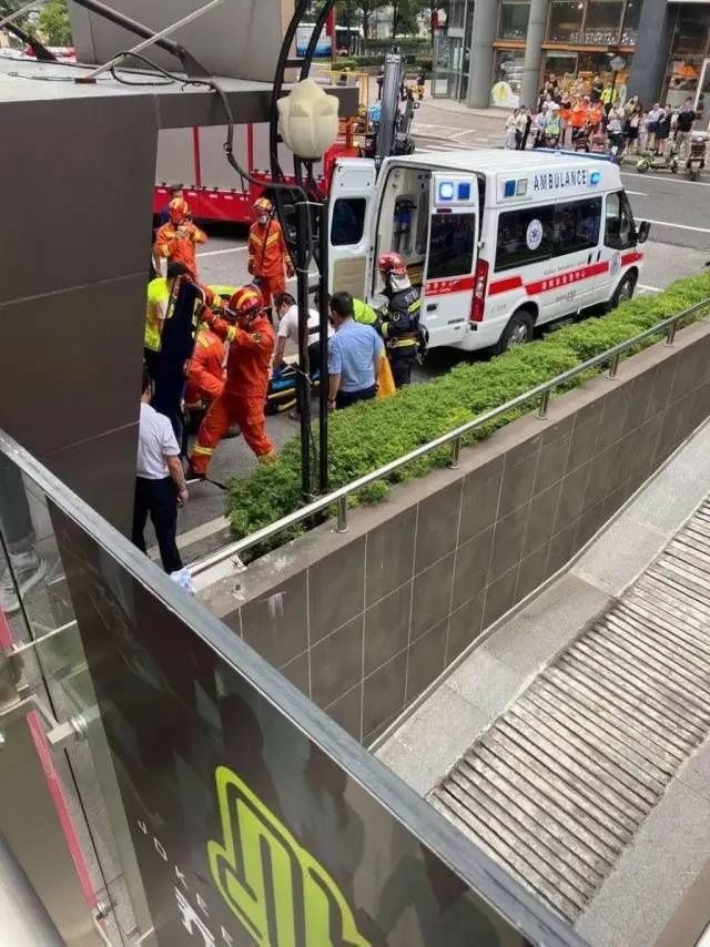  立体车库|浙江湖州：立体车库载车板未到位 小车坠10米深坑司机身亡