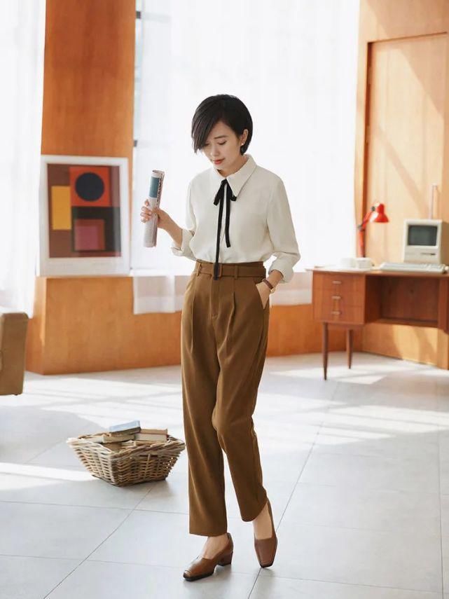 阔腿裤搭配|阔腿裤尽量别配T恤，真正有见识的女人，在穿这些高质感上衣