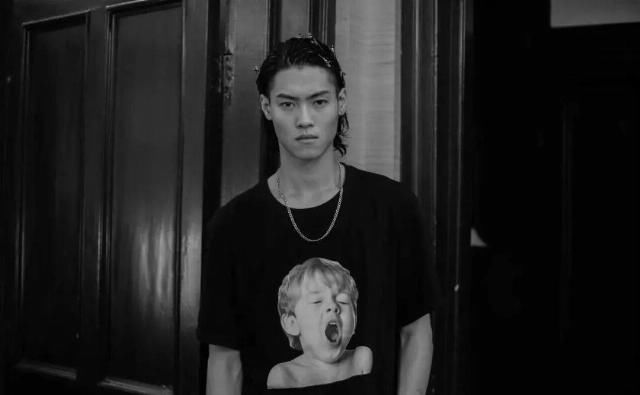  听听|工作量少？生存状态差？听听8位职业男模们怎么说