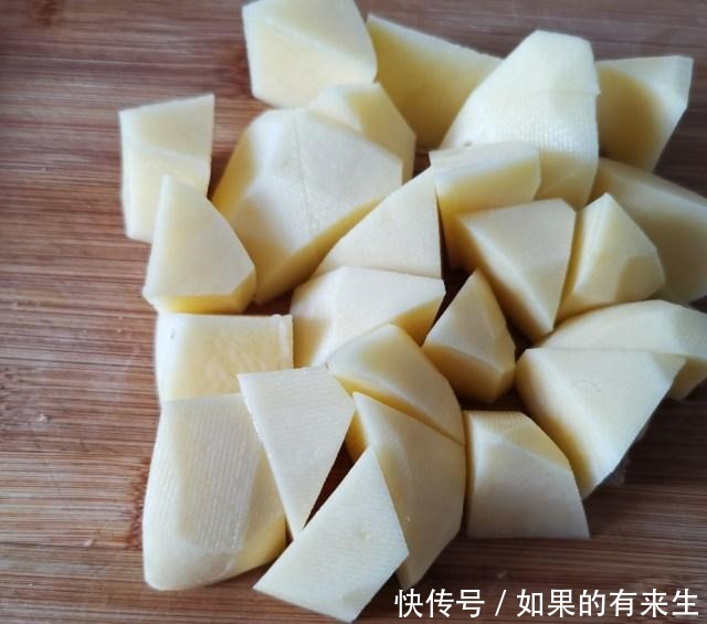 土豆|鸡胗炖土豆,太下饭了,好吃到汤都不剩