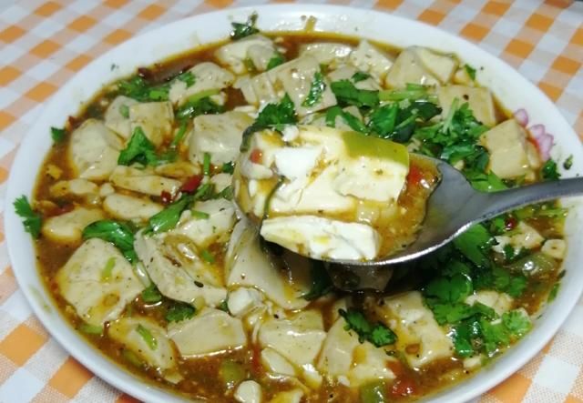 美味|麻婆豆腐简单又好吃的家常做法，麻辣鲜香，嫩滑不碎，美味更下饭