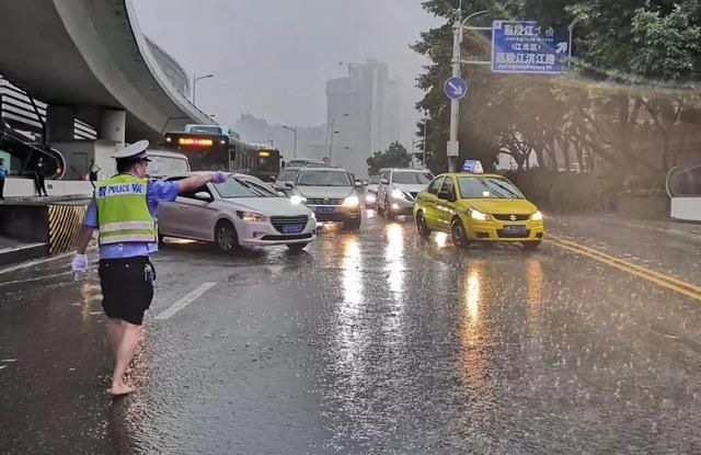  降雨|连日降雨 渝中警方发布雨天安全行车攻略