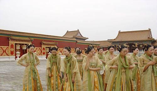 冲洗|古代皇上每天都要冲洗“龙沟”，宫女们为何抢着伺候