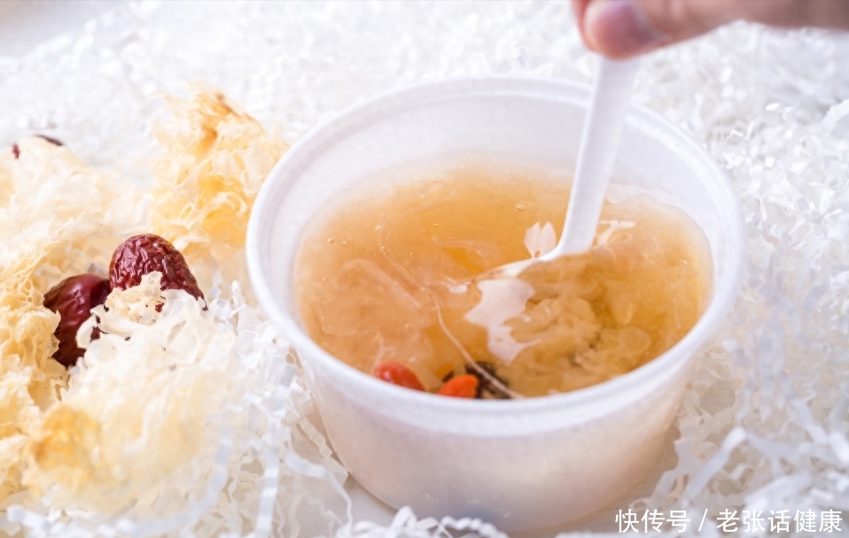 吃银耳能补充胶原蛋白吗？提醒：吃银耳有6个好处，但3类人要少吃2023