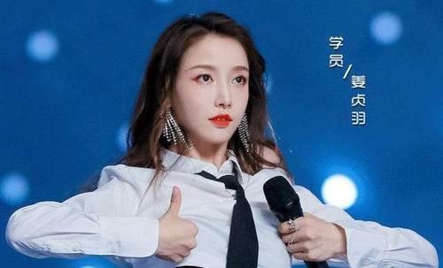  公司|90后人气女偶像恋情被曝，疑似与同性玩亲亲，经纪公司急申明