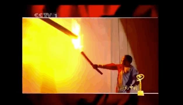  眼泪|12年后这一幕重上热搜，才发现我们都欠2008一场眼泪