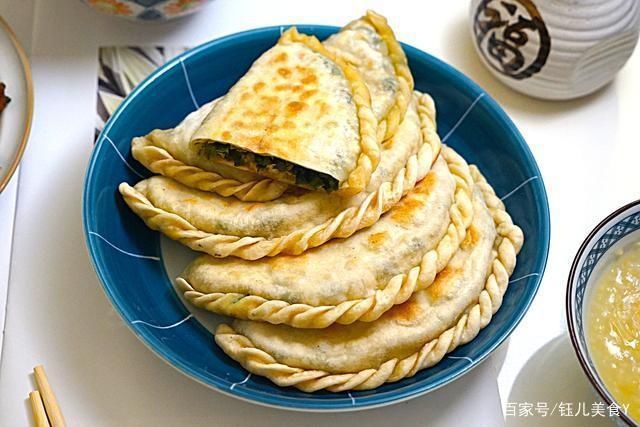 营养|一家三口的精致晚餐,营养全面又美味,网友看到韭菜盒子被馋哭了