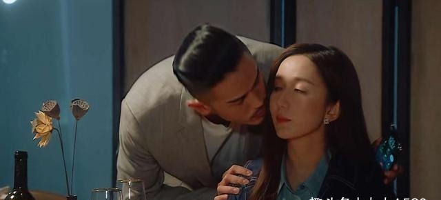 娄艺潇|娄艺潇出演王漫妮,一个细节直接表明演法错误,几位导师都没指出