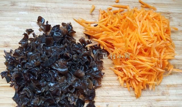  咬一口|北方人最拿手的面食，这做法薄皮大馅，咬一口劲道鲜香，总吃不腻