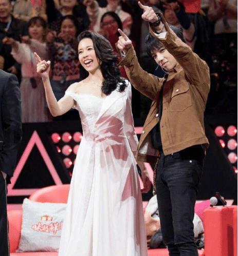 莫文蔚|莫文蔚问华晨宇代表作是什么他的回答太优秀了