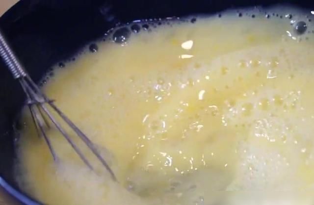  蔬菜|教你做虾仁蔬菜馅饼，有蛋有虾有蔬菜，营养美味又简单！