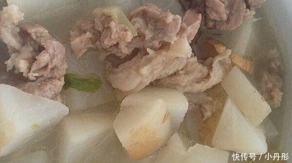  饭店|熬羊肉汤为什么总有膻味, 饭店大厨爆料: 记住这一招, 汤美味鲜!