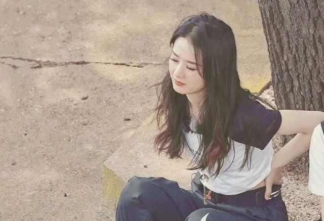 辛苦|赵丽颖新综艺杀青，终于挺过来了，这一路拍摄真的很辛苦、很疲惫