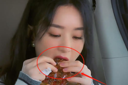  堪比|有种真实叫赵丽颖喝饮料，非常有食欲，堪比精拍广告