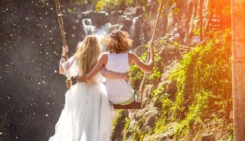 拒绝|小姑子回家问嫂子要一万块零花，嫂子果断拒绝，“家里没开银行”