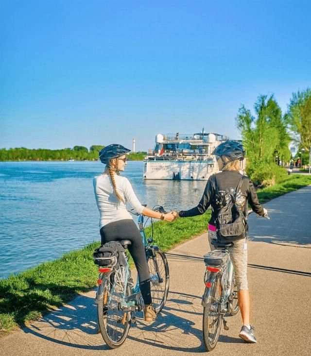  比基尼|62岁离婚恢复单身的奶奶，68岁穿比基尼、独自环游世界火遍全网！