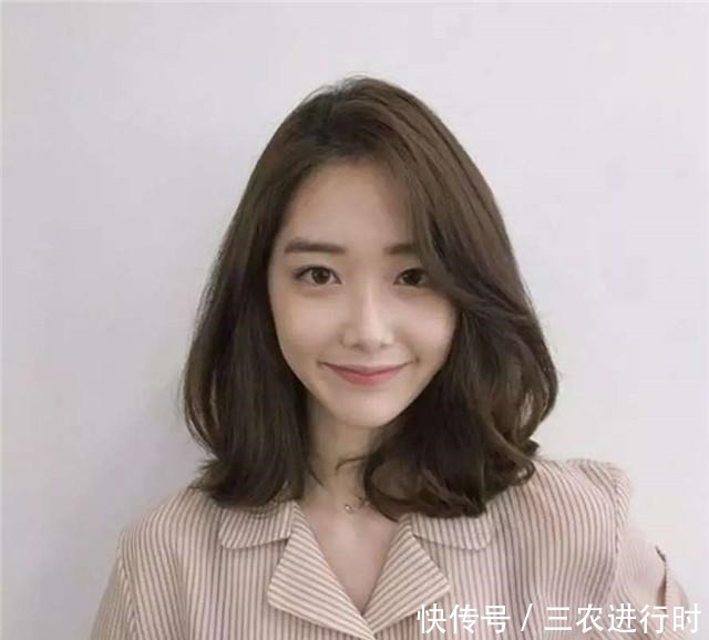 蝎子辫|“丸子头”要让位了,今年流行这“4种”发型,时髦减龄显脸小!