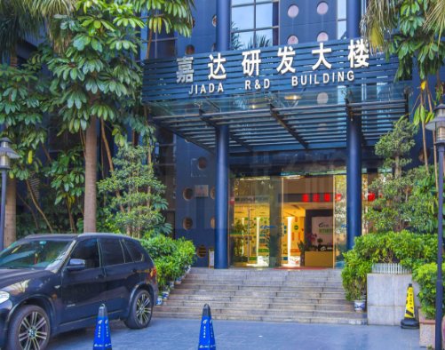 男子|微信被封男子坠亡后续：家人说：傻，但15万赔偿不是腾讯给的