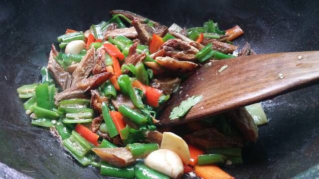  辣椒|这道菜香辣可口超过瘾，窍门在这里