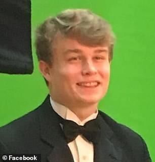 当地时间8|男子玩网游时与人冲突后驱车近3千公里将其枪杀，被警察包围后自杀